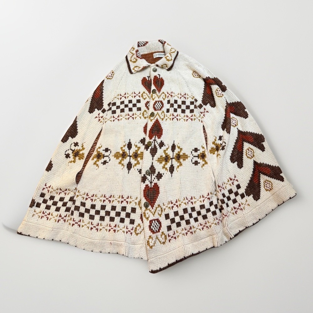 Deerskin Trading Company Heart Pattern Shawl Button Collared One Size